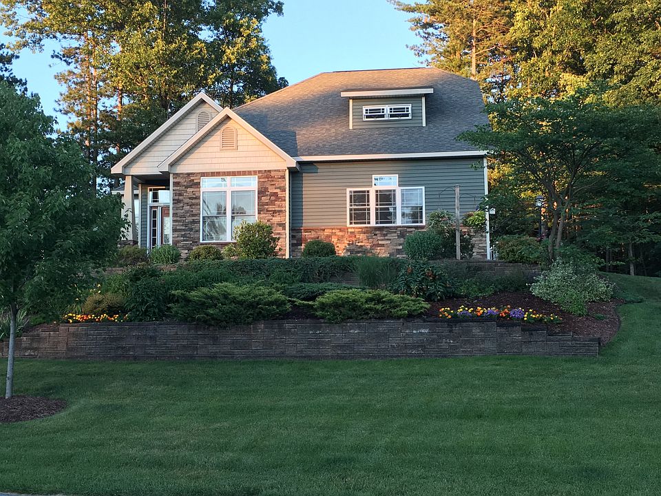 1st image of 116 Cobble Hill Dr