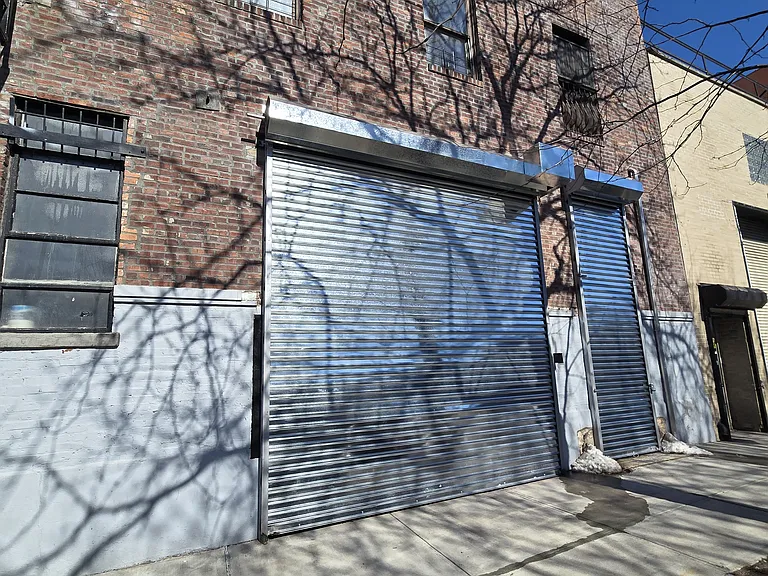 129 11th St #2R — Photo 1