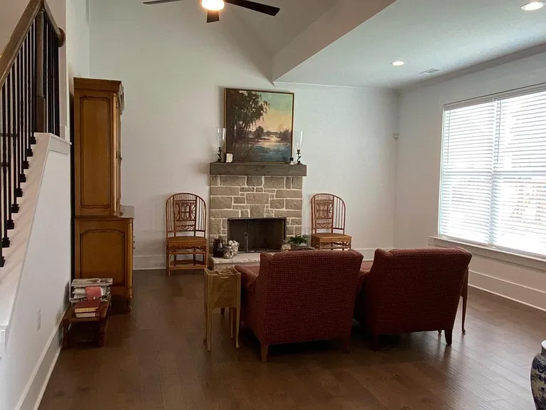 352 Davis St — Photo 20