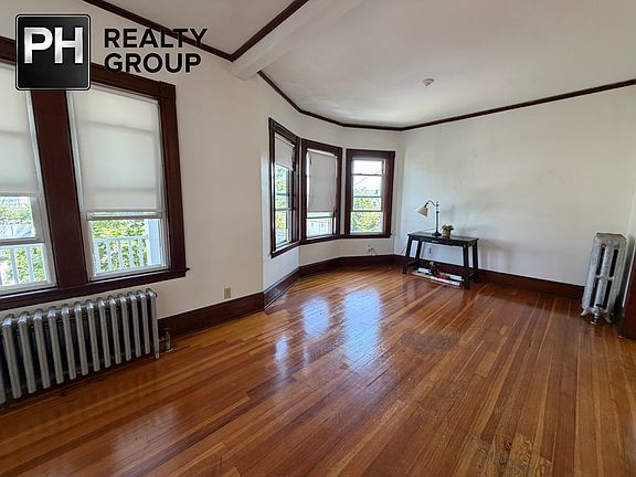 5th image of 29 Woodrow Ave