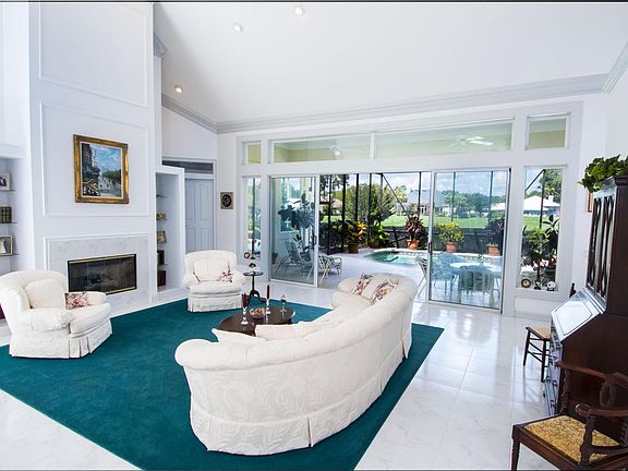 3rd image of 186 Twelve Oaks Ln