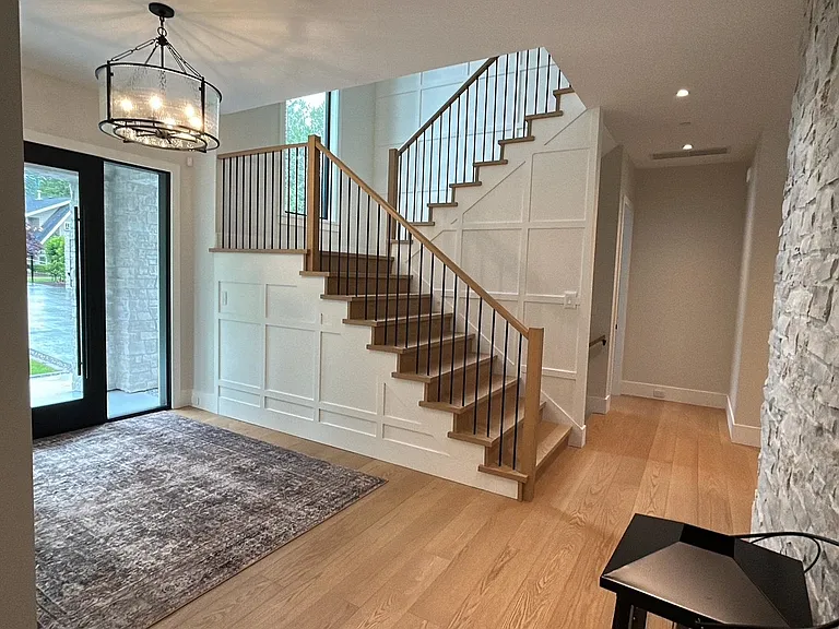 372 Moyne Dr — Photo 10