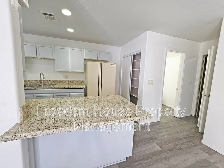 670 Bourbon St #2 — Photo 10
