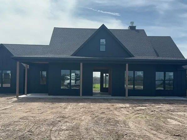 116 Court Side Dr, Snook, TX 77878