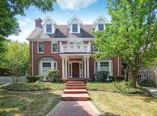 140 E Walnut St, Hinsdale, IL 60521