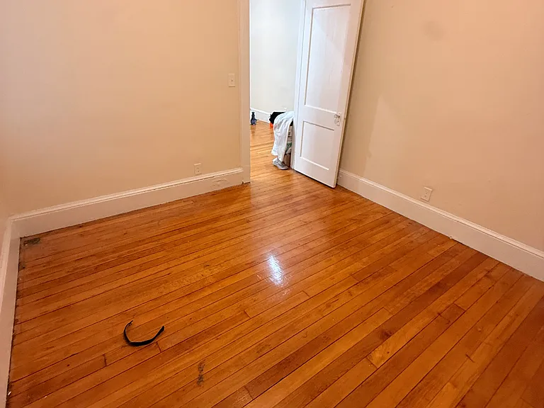 215 Harvard Ave #4A — Photo 5