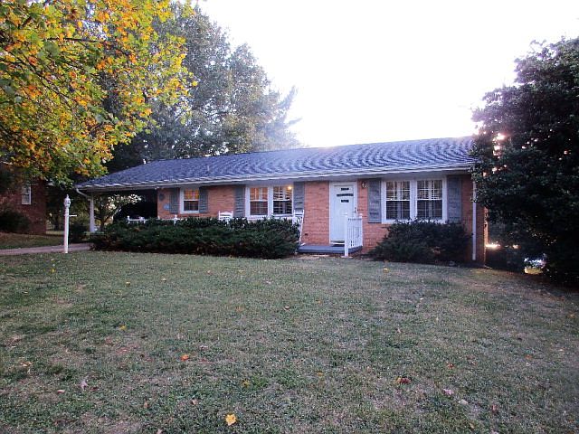 1st image of 3024 Delano Pl