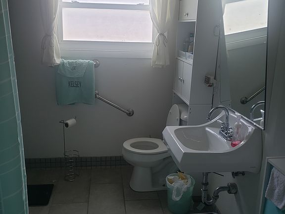 3rd image of 107 Sloan Cir