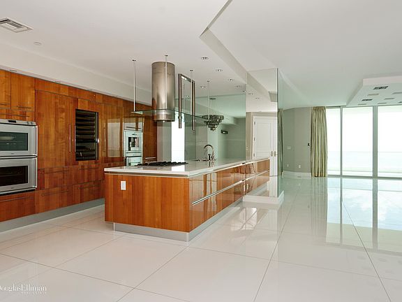 4th image of 16051 Collins Ave APT 2303
