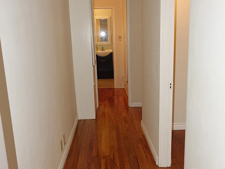 3352 Rowena Ave — Photo 10
