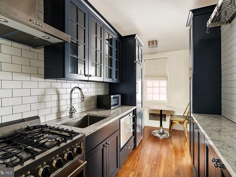 25 Palmer Sq W #A — Photo 13