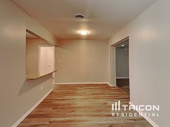 5th image of 2705 Campus Hill Dr