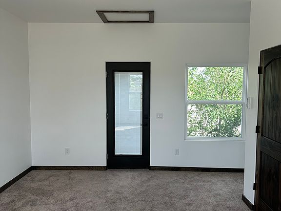 5th image of 1423 6th St NW