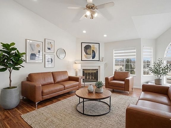 3rd image of 716 Crane Pl