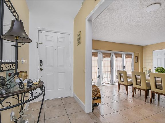 3rd image of 2431 Quail Hollow Ave