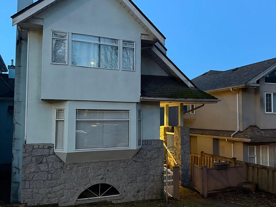 1185 W 16th Ave