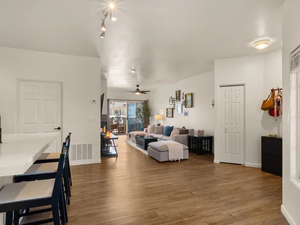 7936 E WILSHIRE Drive #203, Scottsdale, AZ 85257