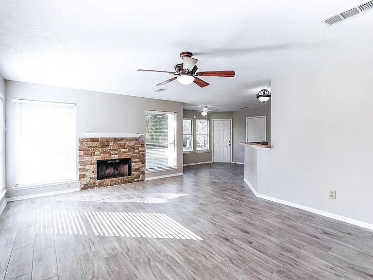 2103 Charlton House Ln — Photo 6