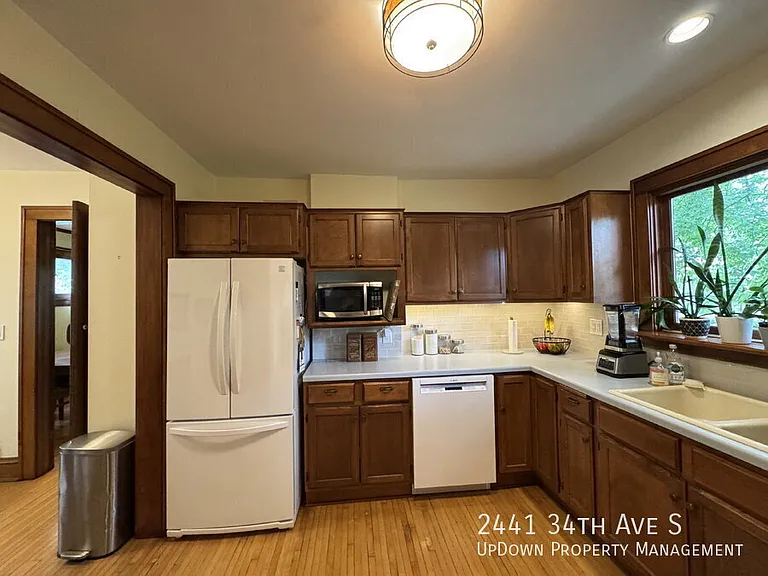 2441 34th Ave S — Photo 19