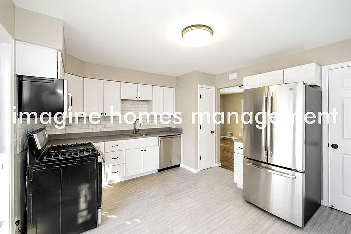 679 Eldridge Ave W — Photo 5