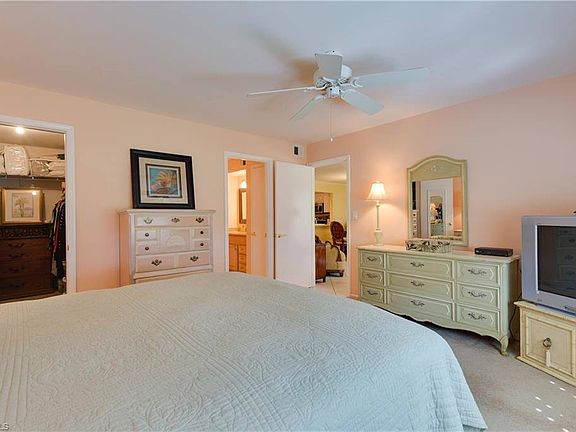 2nd image of 1707 Golf Club Dr APT 4