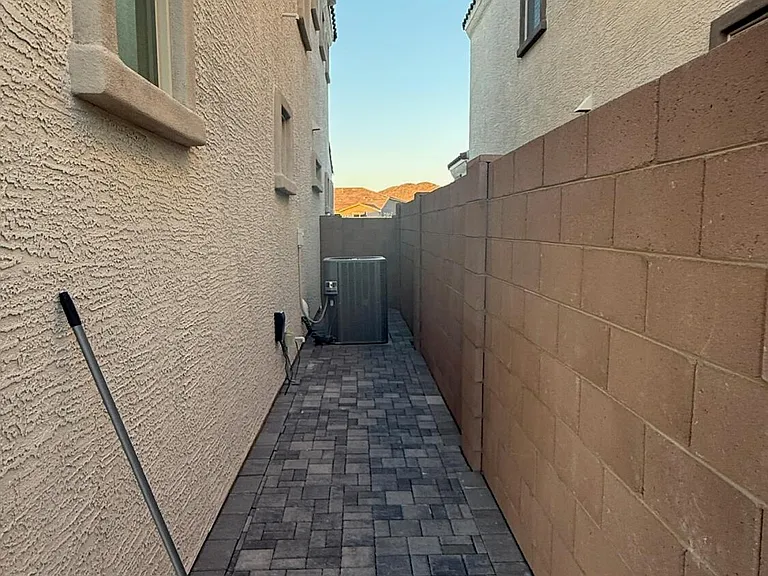 11520 S 53rd Ave — Photo 27