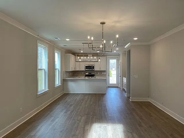 3526 Madrid Way — Photo 4