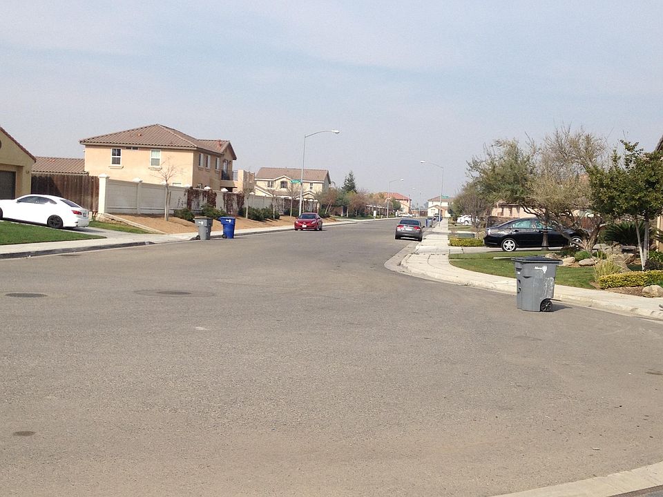 2nd image of 3017 W Oleander Ave