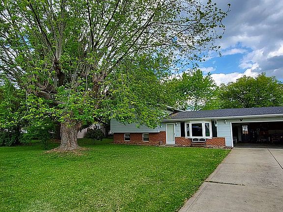 5th image of 886 Terrace Dr
