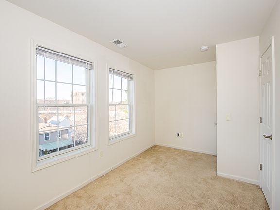 Guest bedroom / office
