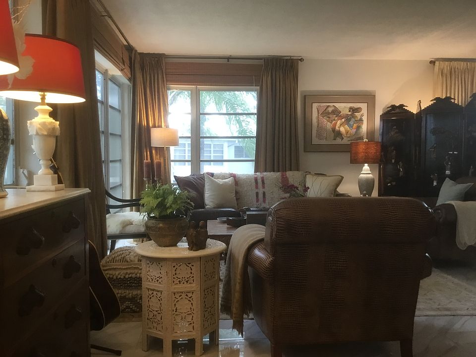 1st image of 1011 SE 14th Pl APT 3C