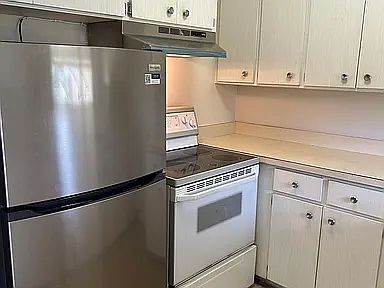 5th image of 605 King St #A