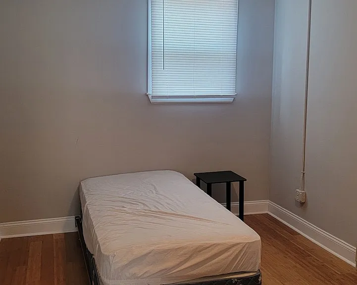 50 1/2 Whitney Ave #50-1/2 — Photo 2