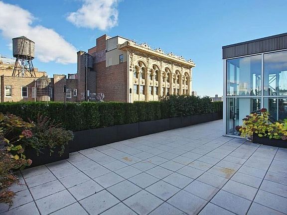 3rd image of 172 Crosby St #9B