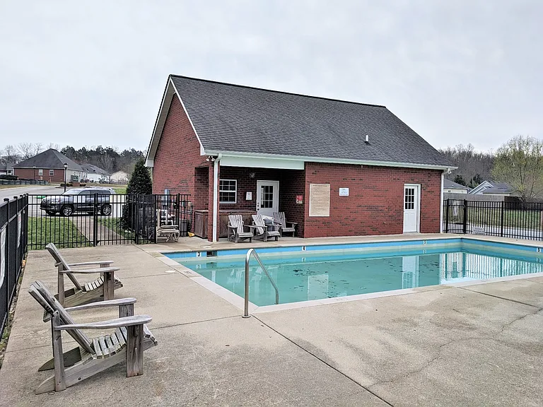 1002 Villa Cir — Photo 18