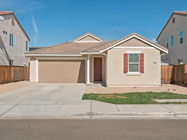 825 Fulton Way, Hollister, CA 95023