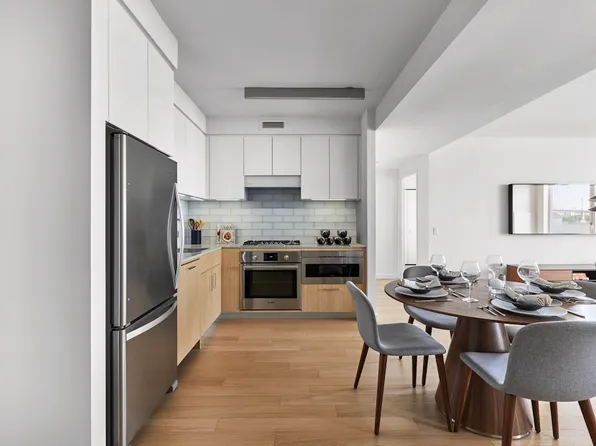 10 Halletts Point image 1 of 75