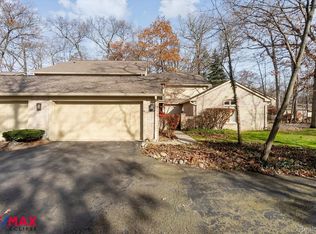 1201 Hillpointe Cir, Bloomfield Hills, MI 48304