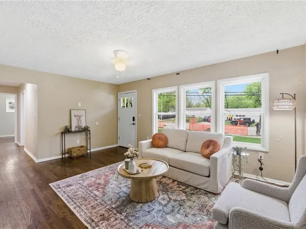 10803 Blue Ridge Blvd, Kansas City, MO 64134