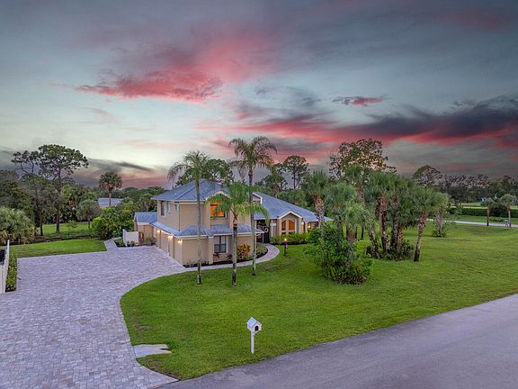 4th image of 1206 SW Catalina Street