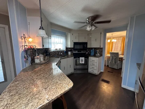 465 Avanti Way Blvd, North Fort Myers, FL 33917