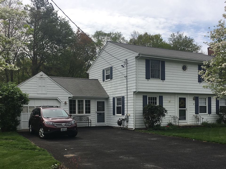 1st image of 7 Elmwood Dr