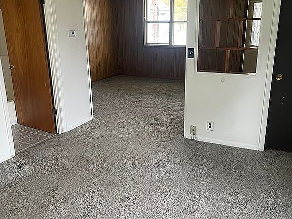 4th image of 410 1st St