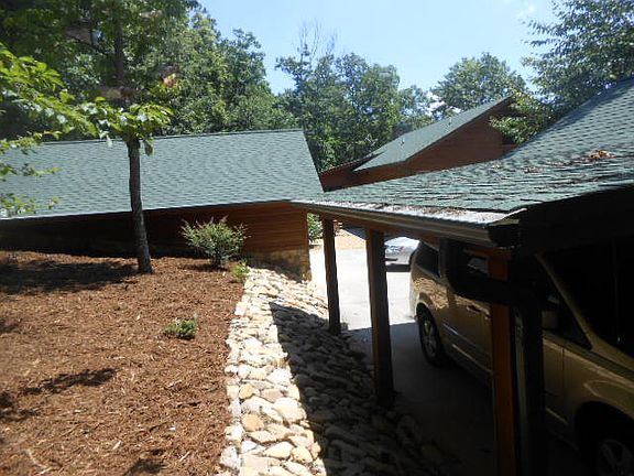 4th image of 143 Mountain Vista Dr