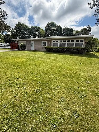 7 New England Ave Photo 1