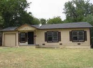 5613 King Ct, Fort Worth, TX 76112