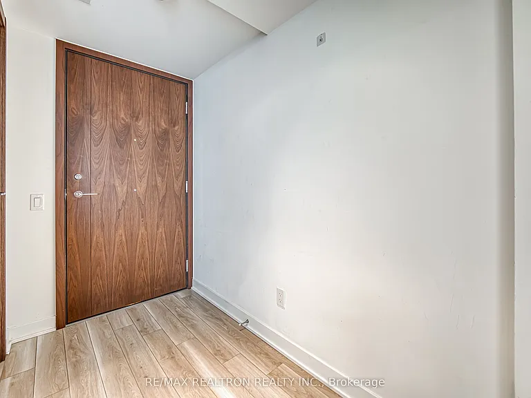 17 Bathurst St #2603 — Photo 7