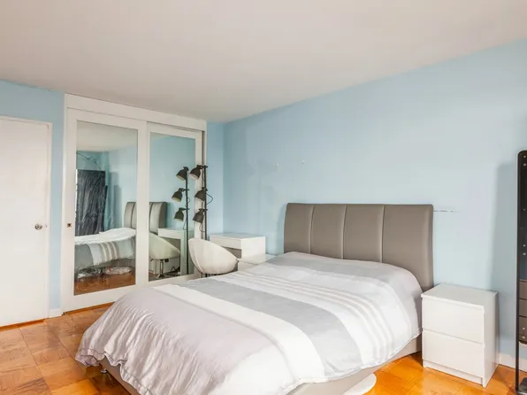 70-25 Yellowstone Boulevard image 14 of 35