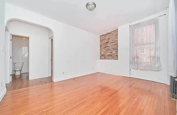 Rented by Compass | media 10