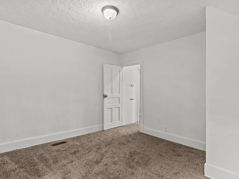1152 Eugene St #1150 — Photo 5